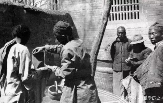 1926年，北京，难民营为无家可归者提供救济.jpg