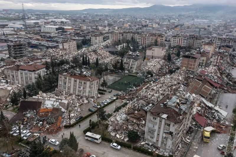 土耳其南部哈塔伊省遭受的巨大破坏.jpg