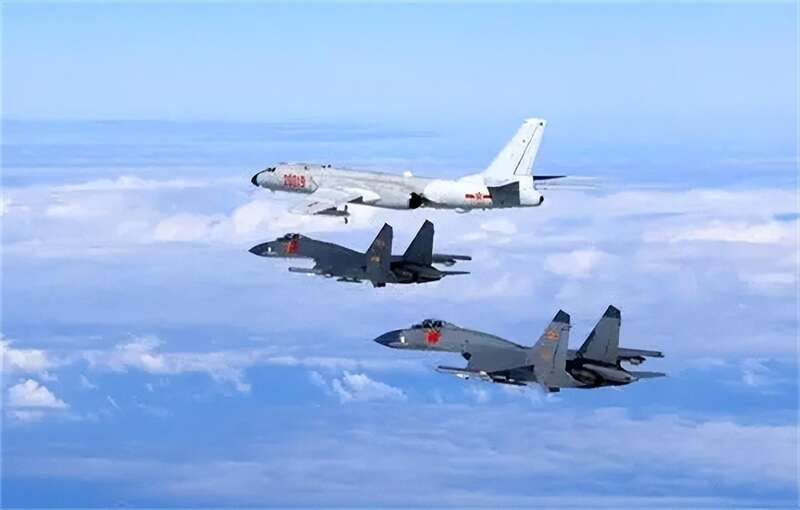 2022年美国国防部《中国军力报告》其中认为中国海空军拥有军拥飞机总计超过2800架，其中作战飞机约2300架， ...